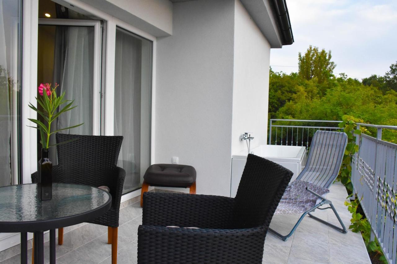 Apartma Med Oljkami - Portoroz Exterior photo
